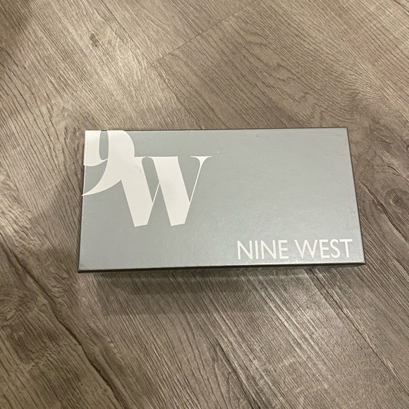 DONATED. - Picture 4 of 4